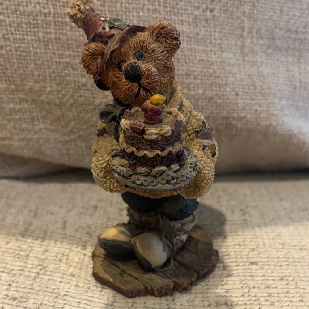 Boyds Bears M. Harrison's Birthday Figurine‎ 1995 4 inches